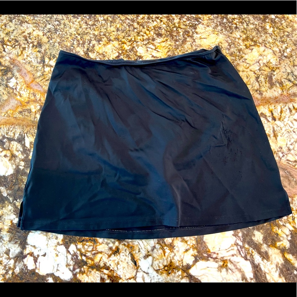 basic black tennis skirt